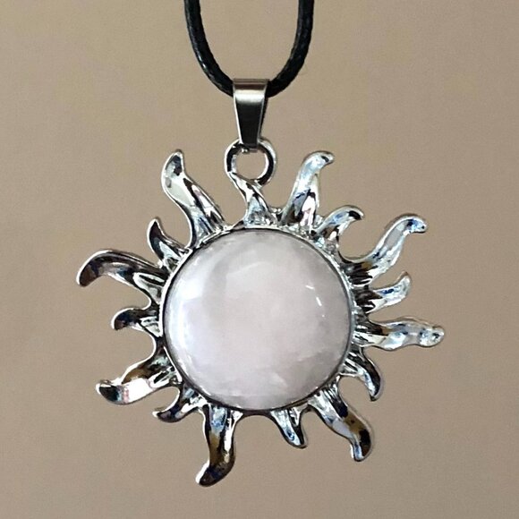 Rose Quartz Natural Stone Sun Shaped Pendant Necklace Healing Gemstone Pendant - Picture 2 of 3